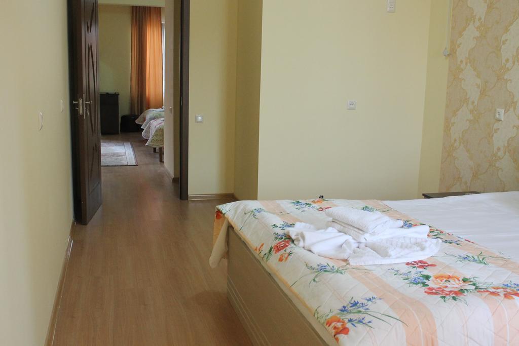 Marani Hotel Batumi Room photo