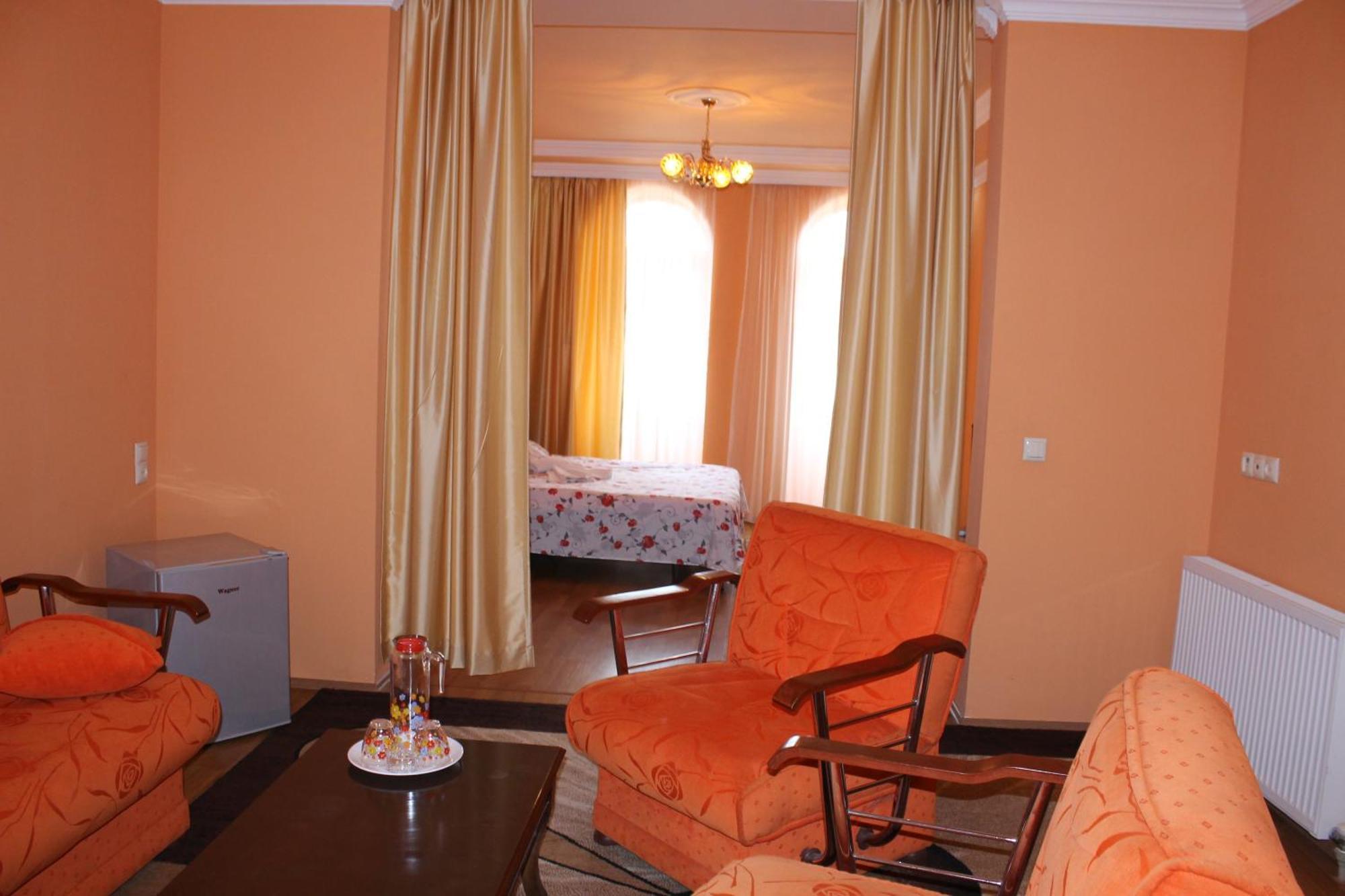 Marani Hotel Batumi Room photo